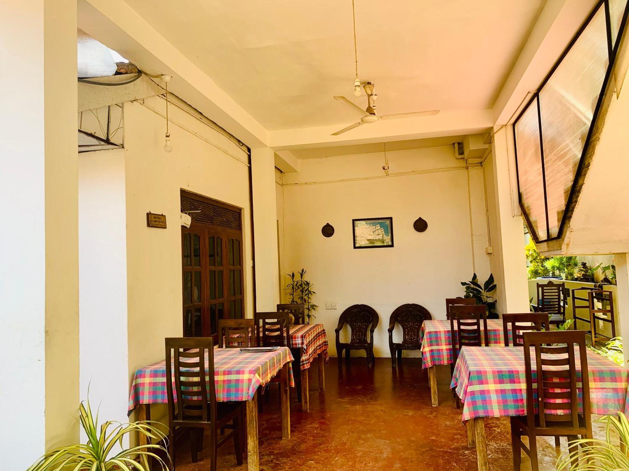 Deshan Homestay & Restaurant Tangalle Zewnętrze zdjęcie