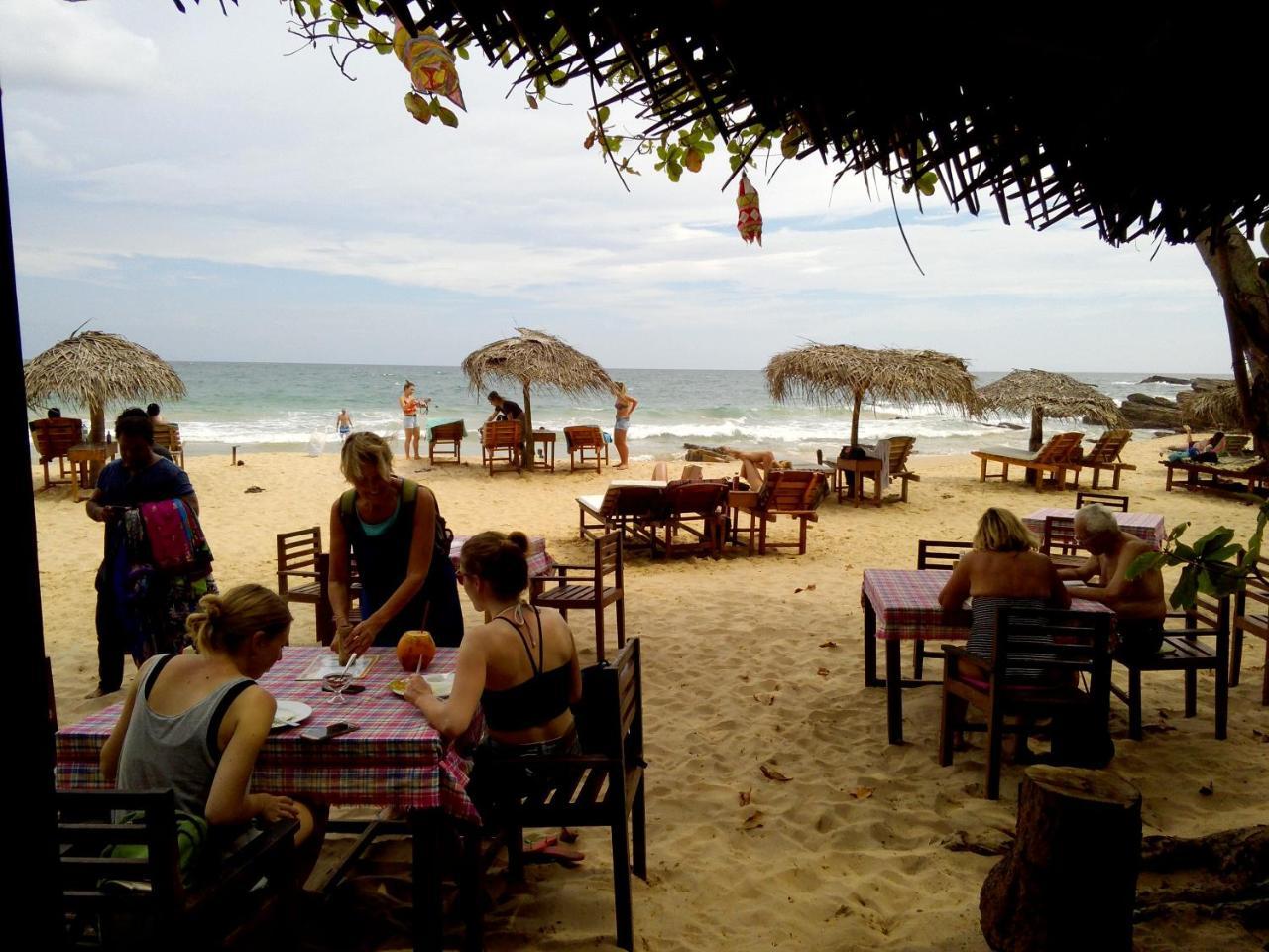 Deshan Homestay & Restaurant Tangalle Zewnętrze zdjęcie